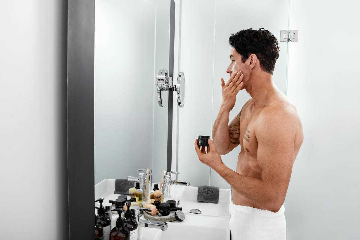 Comparison chart showing effectiveness of shaving gels vs. soap vs. no product on skin irritation levels