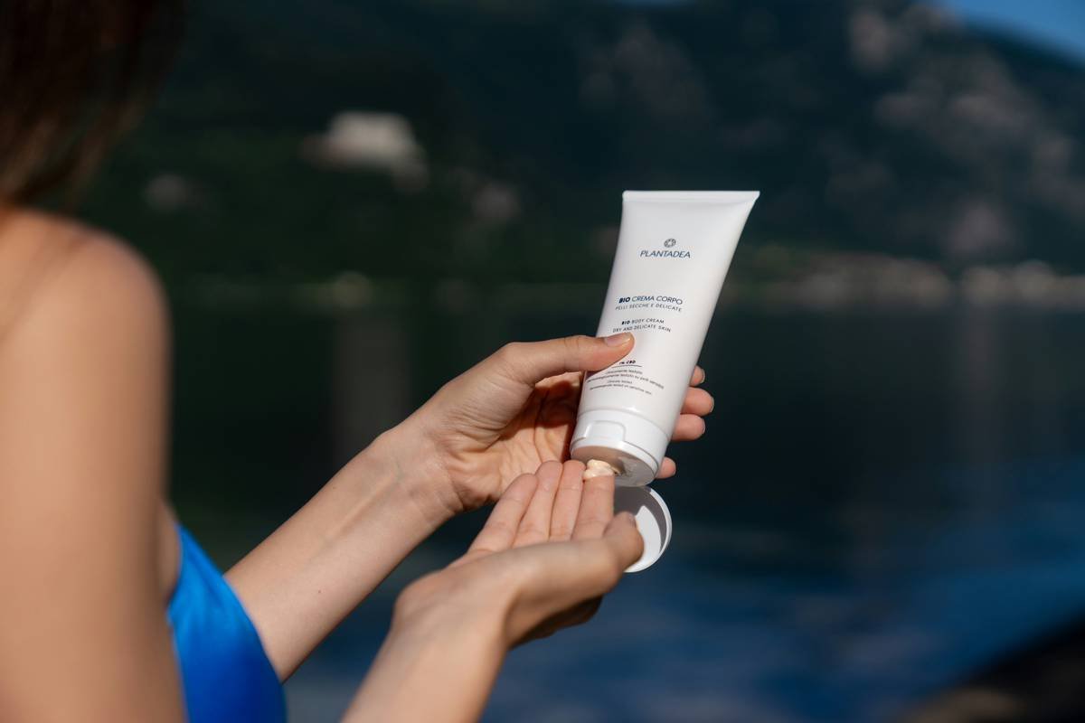 Man applying cooling skin protection gels shaving before using razor